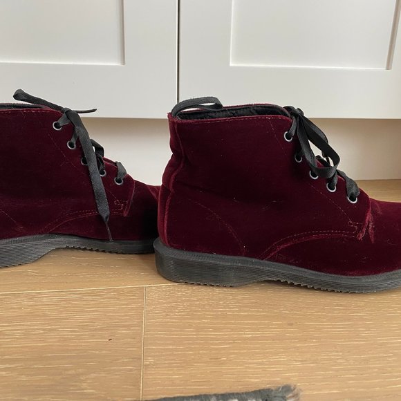 DR. MARTENS LANA Dark Red Velvet 5-Eye Ankle Boots Women's US 7L EU 38 UK 5 - Picture 6 of 7